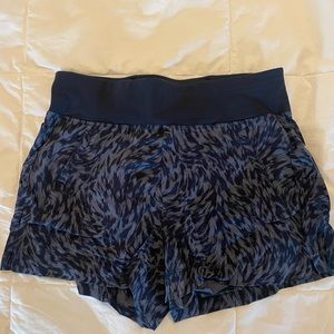 Athleta Trekkie North Printed Short sz 8